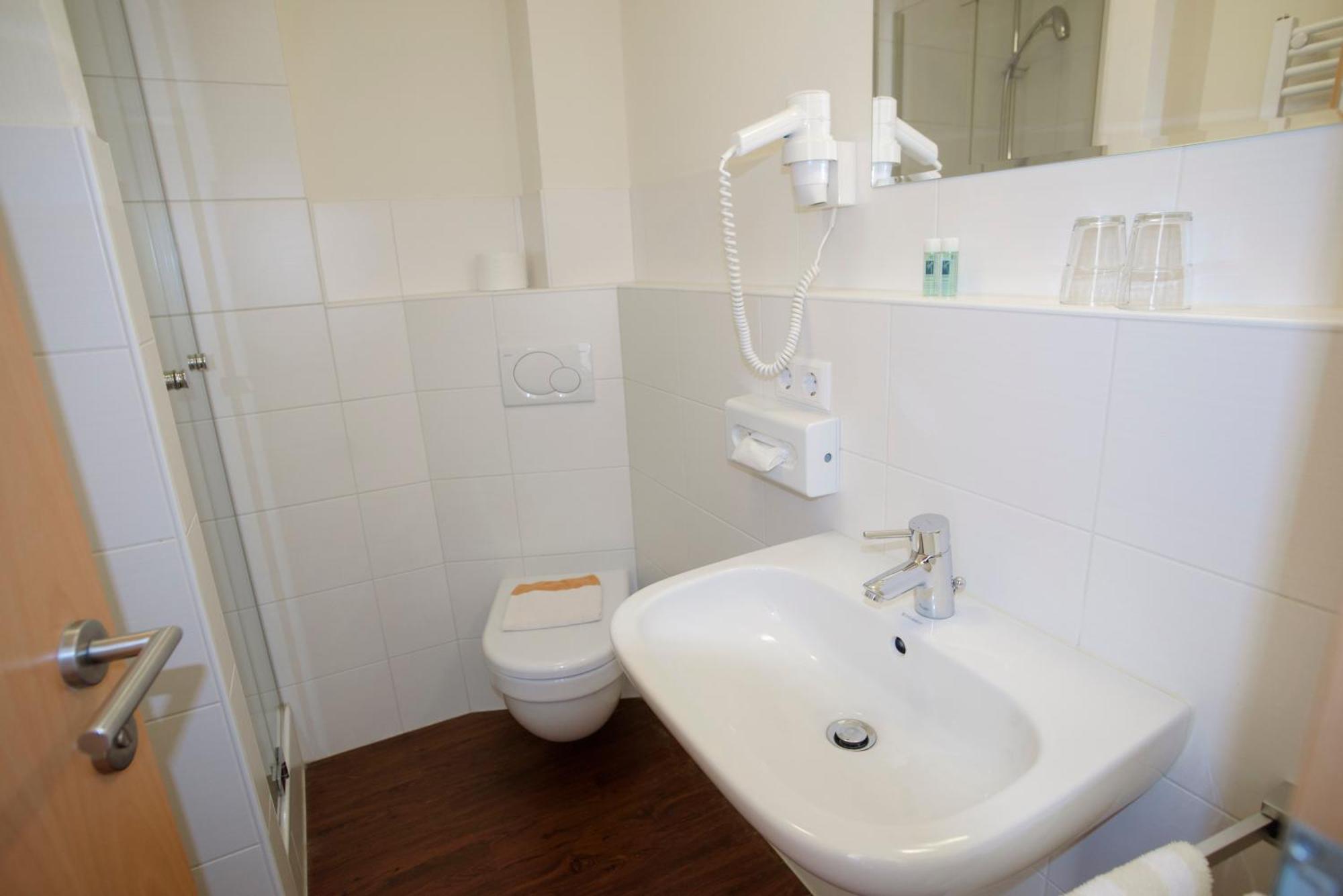 Landgasthof Linde Deggenhausertal Zewnętrze zdjęcie