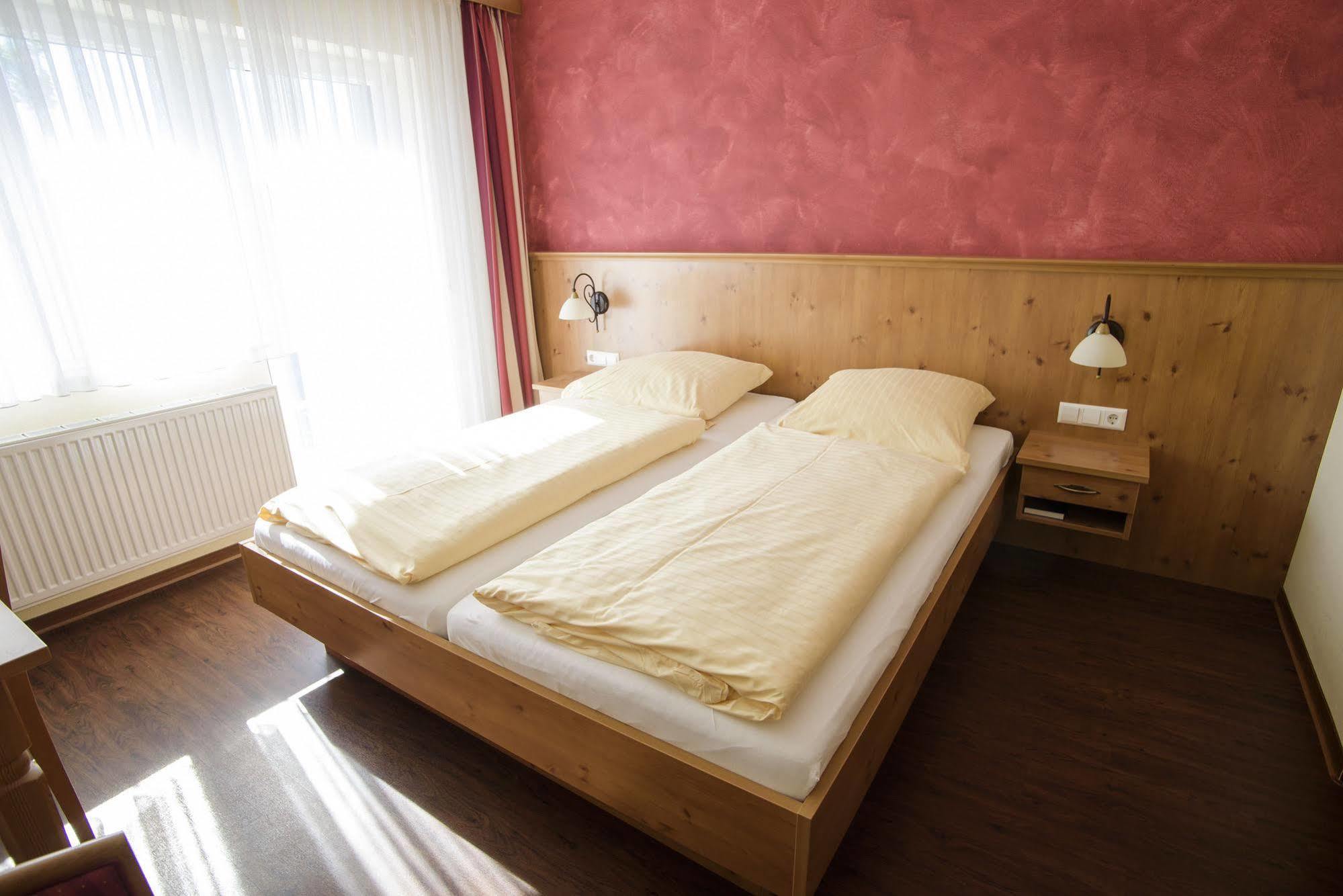 Landgasthof Linde Deggenhausertal Zewnętrze zdjęcie