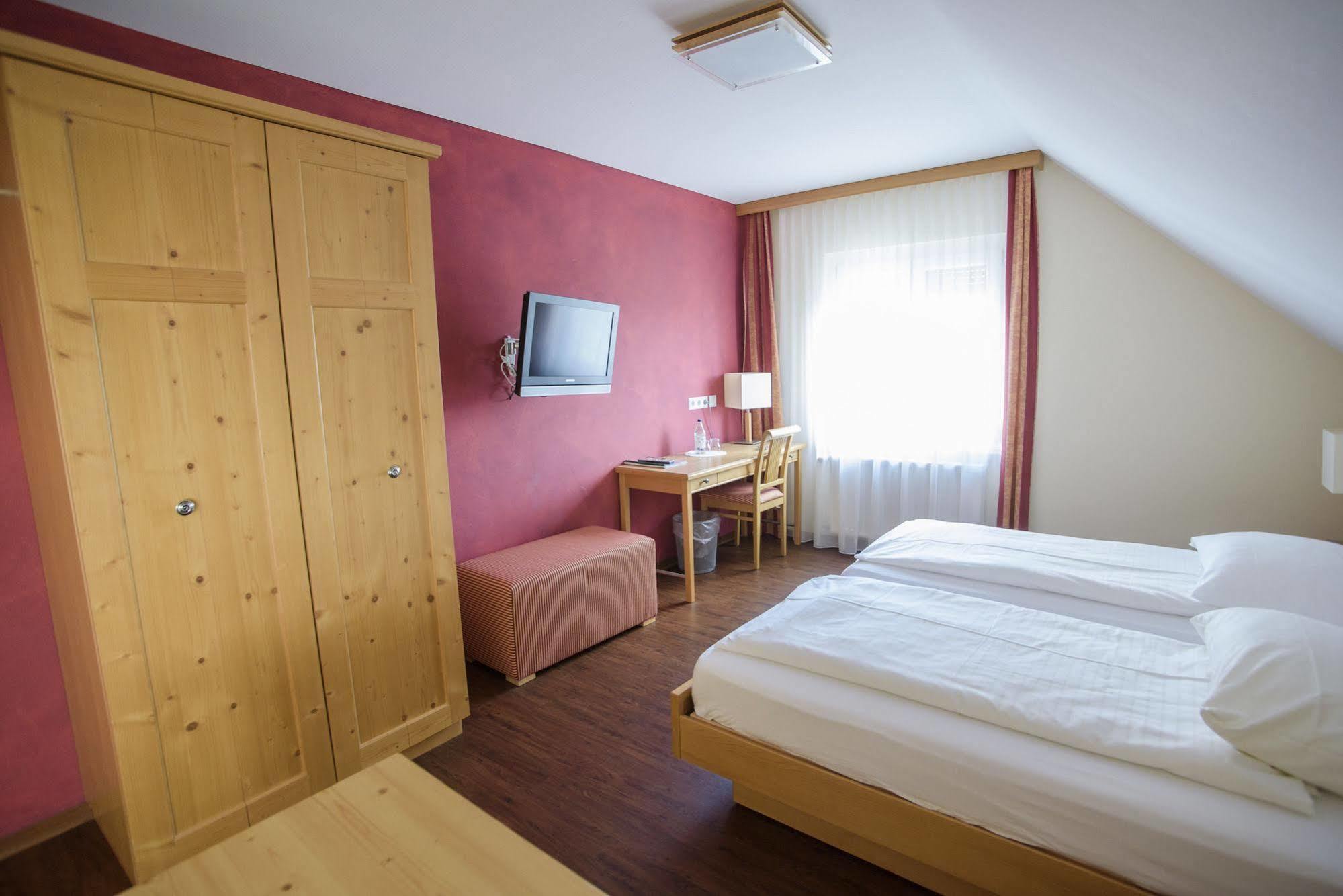 Landgasthof Linde Deggenhausertal Zewnętrze zdjęcie